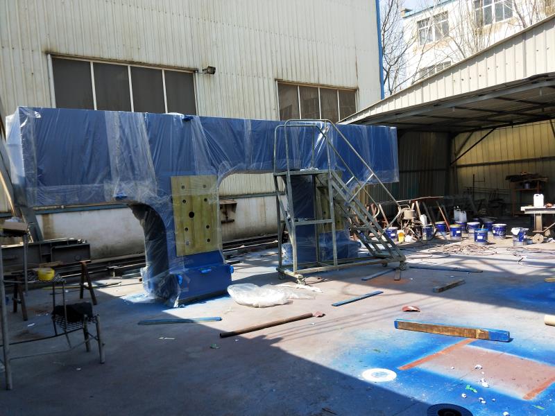 鉚焊加工設備制造-防震裝置鋼結構